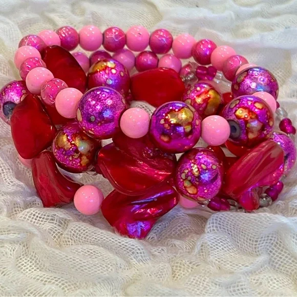 Handmade beaded stretchy stackable pink Barbie bracelets - Picture 1 of 10